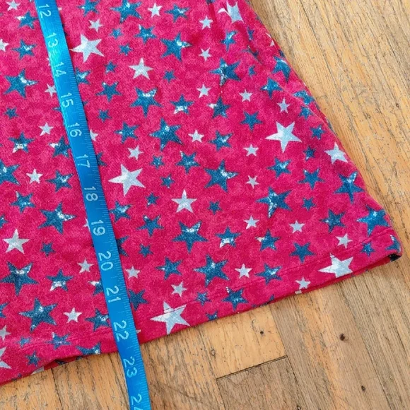 Croft & Barrow Red Tee with Blue and White Stars - Picture 4 of 4
